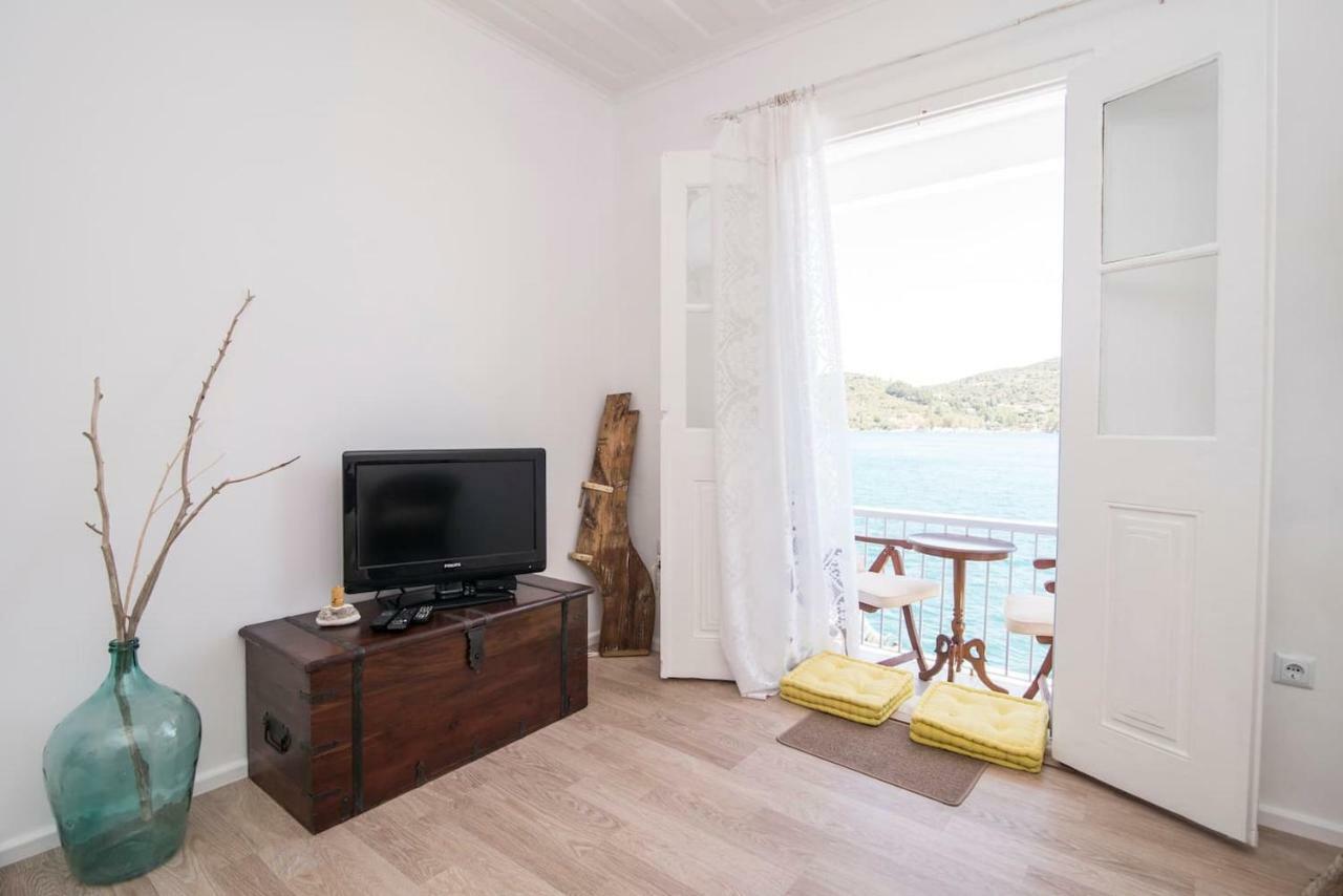Villa Cavos Seaside House Vathí - Ítaca Exterior foto